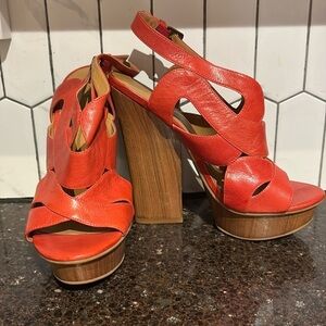 Nine West women’s high block heel, coral colour size 5